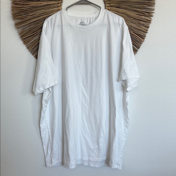 St. John's Bay Other - St. John's Bay White Short Sleeve Crew Neck Tee